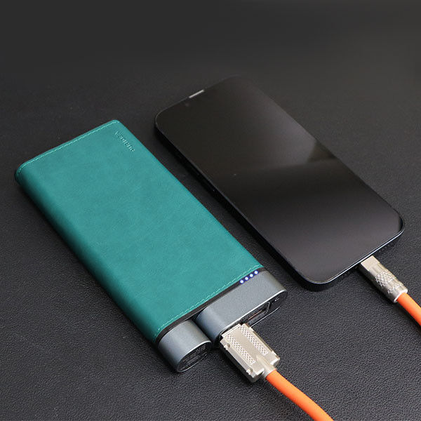 Wydajny bank zasilania o pojemności 10000 mAh z metalową powłoką i 3 portami - ładuj dowolne urządzenie USB-C!